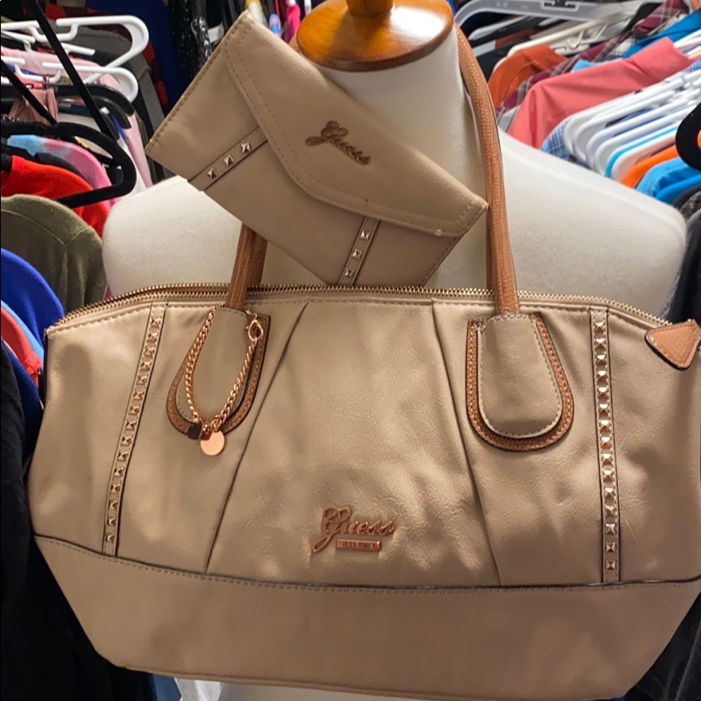 Guess bag with matching wallet!